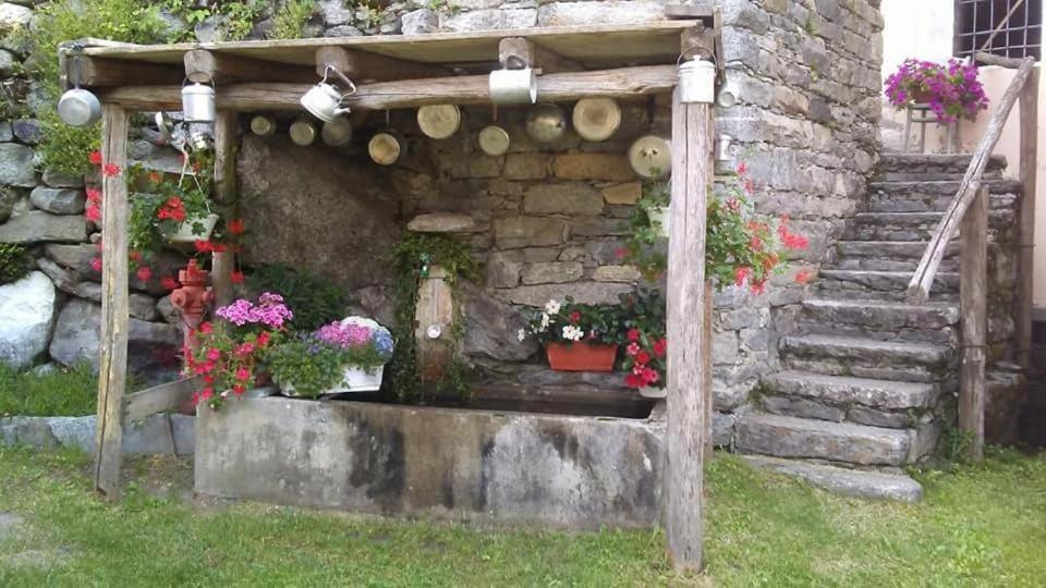 Casa Zizi Villa Crodo Kültér fotó